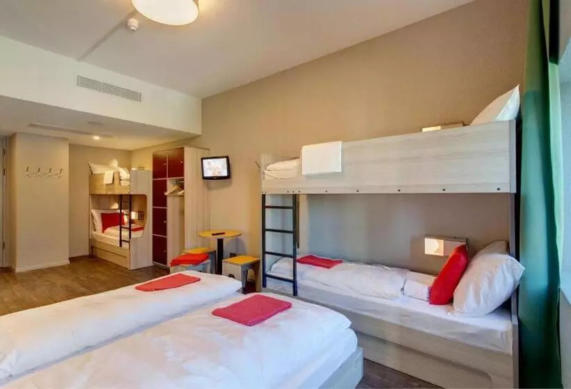 Vuode Makuusalissa, Meininger Hotel Amsterdam City West