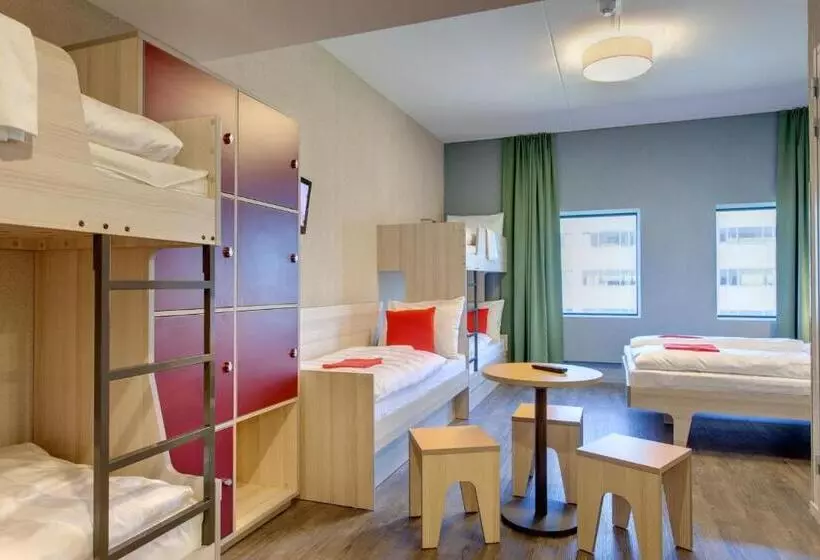 Vuode Makuusalissa, Meininger Hotel Amsterdam City West