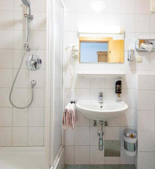 Номер Стандарт, Perbersdorfer Heuriger