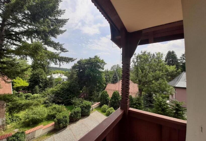 バルコニー付きスタンダードトリプルルーム, Villa Alexandra