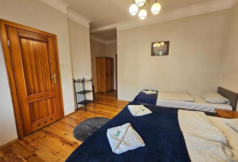 バルコニー付きスタンダードトリプルルーム, Villa Alexandra