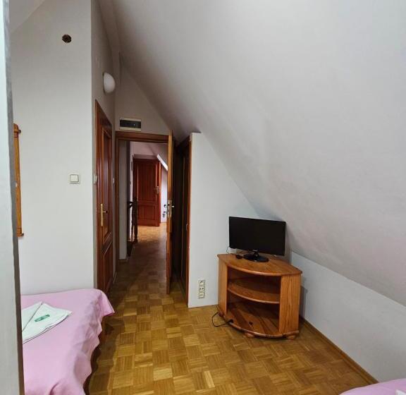 エコノミートリプルルーム, Villa Alexandra