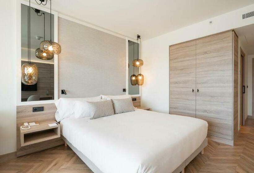 חדר דלוקס, Attica21 Vigo 4 Superior