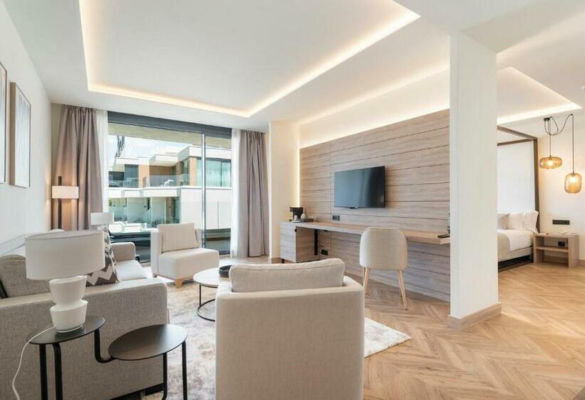 סוויטה, Attica21 Vigo 4 Superior