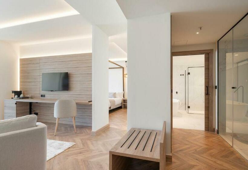 סוויטה, Attica21 Vigo 4 Superior