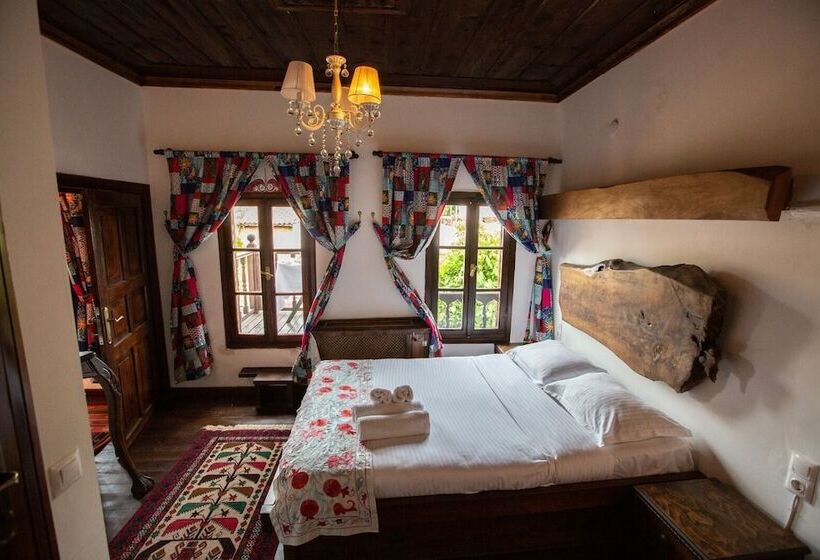 Номер Deluxe Вид на Горы, Chez Rumi Butik Otel