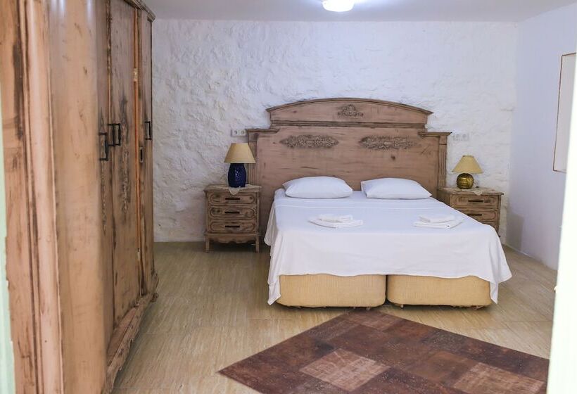 Quarto Estandar, Efnan Butik