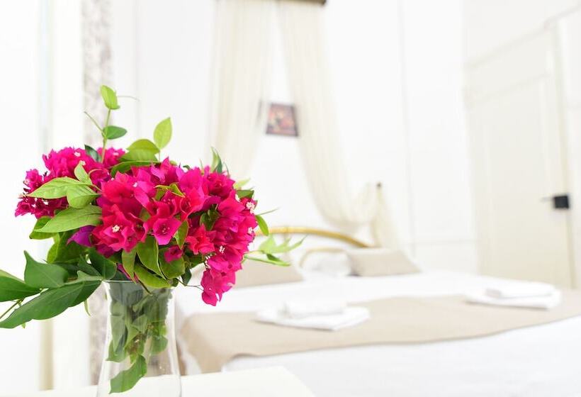 スタンダードルーム, Efnan Butik