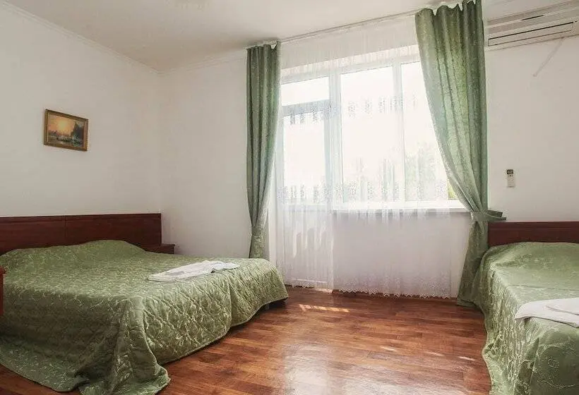 コンフォートトリプルルーム, Holiday Village Dubravushka