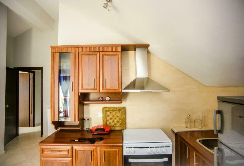 استودیوی لوکس, Xenia Ionis Luxury Apartments