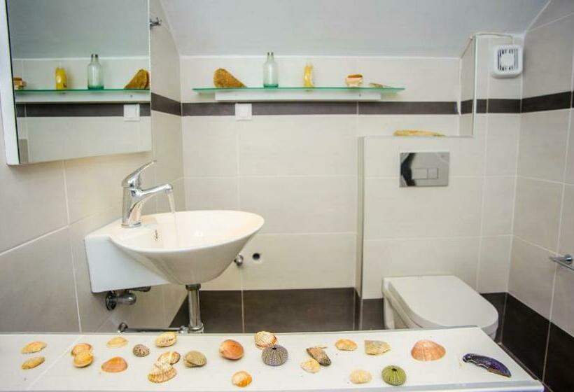 استودیوی لوکس, Xenia Ionis Luxury Apartments