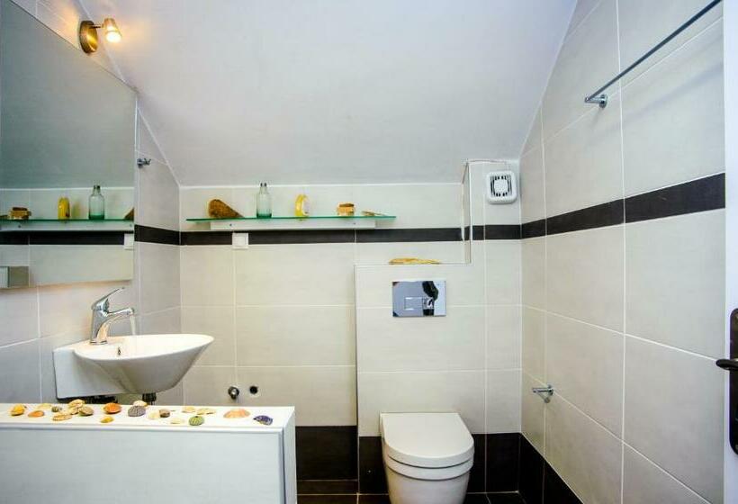 استودیوی لوکس, Xenia Ionis Luxury Apartments