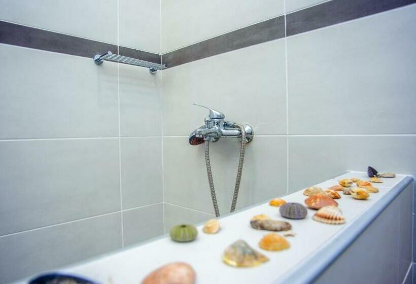 استودیوی لوکس, Xenia Ionis Luxury Apartments