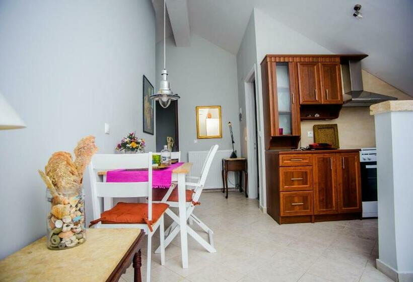 استودیوی لوکس, Xenia Ionis Luxury Apartments