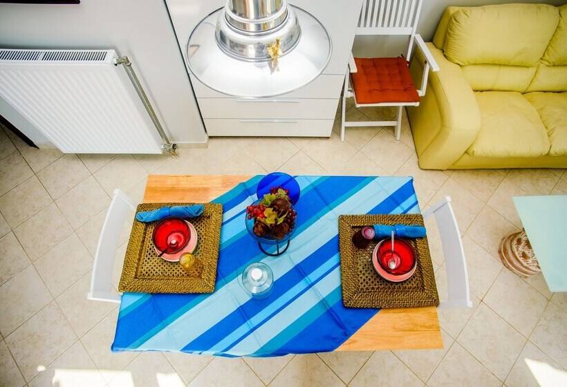 استودیوی لوکس, Xenia Ionis Luxury Apartments