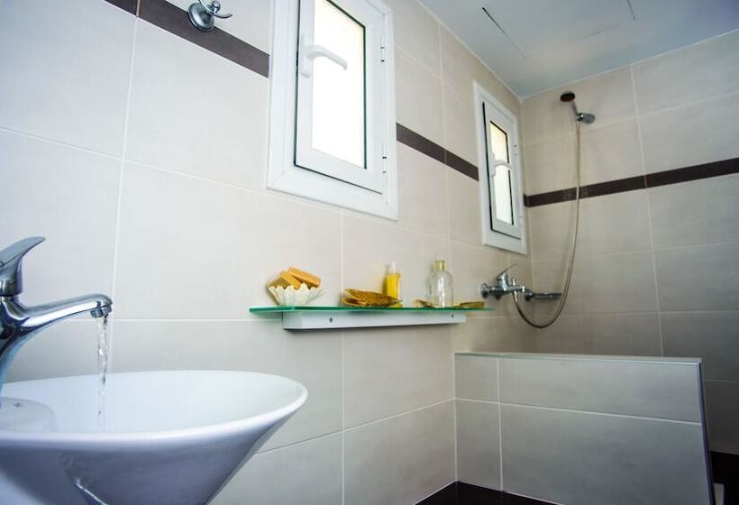 استودیوی لوکس, Xenia Ionis Luxury Apartments