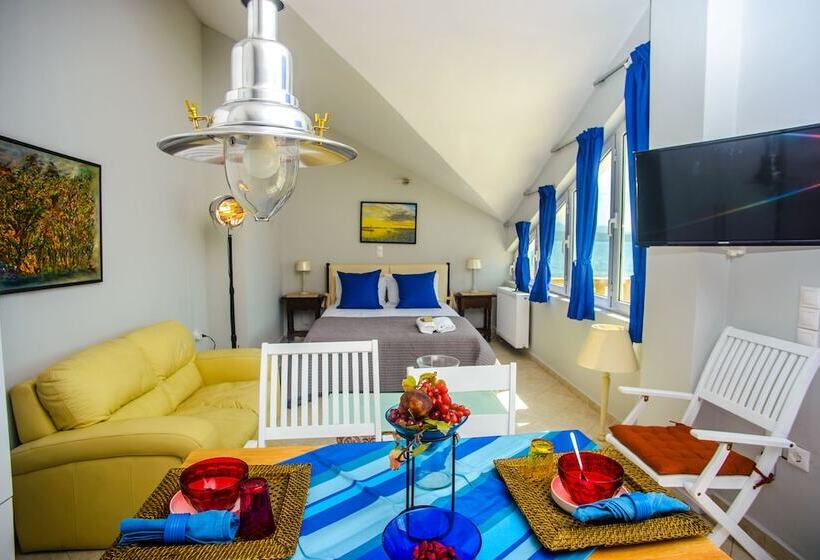 استودیوی لوکس, Xenia Ionis Luxury Apartments