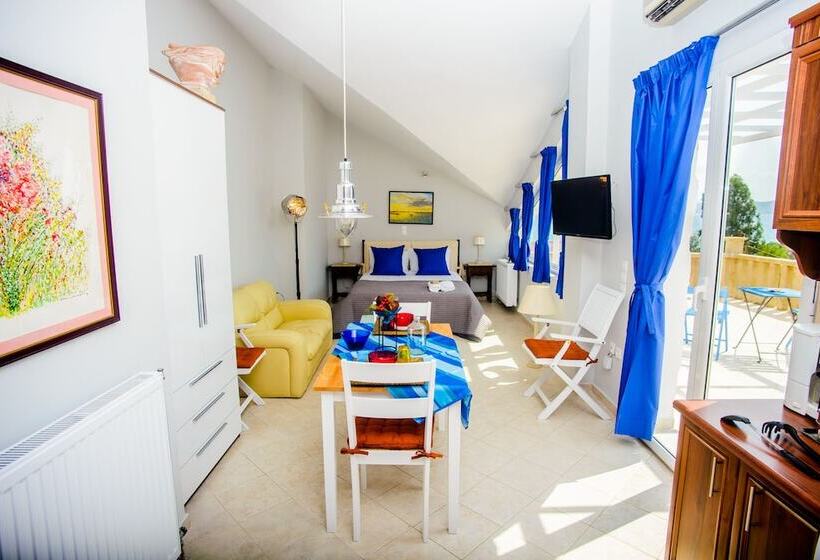 استودیوی لوکس, Xenia Ionis Luxury Apartments