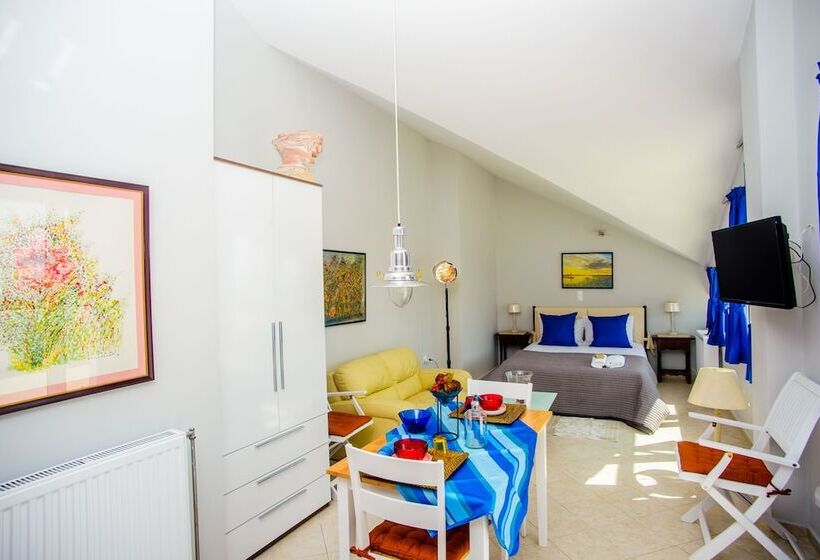 استودیوی لوکس, Xenia Ionis Luxury Apartments