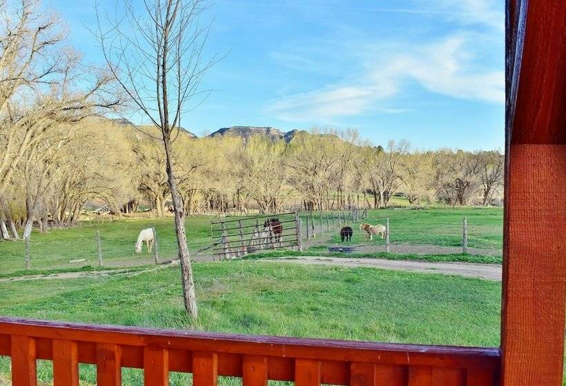 キャビン, Arrowhead Country Cabins