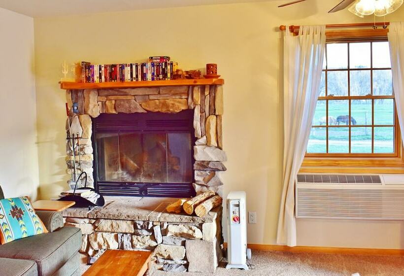 キャビン, Arrowhead Country Cabins