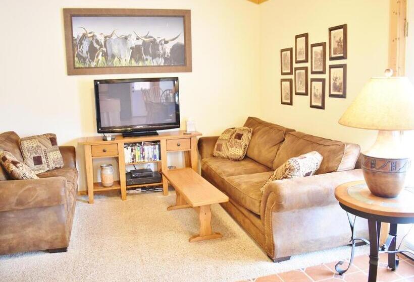 ２ベッドルームハウス, Arrowhead Country Cabins