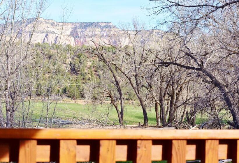 ２ベッドルームハウス, Arrowhead Country Cabins