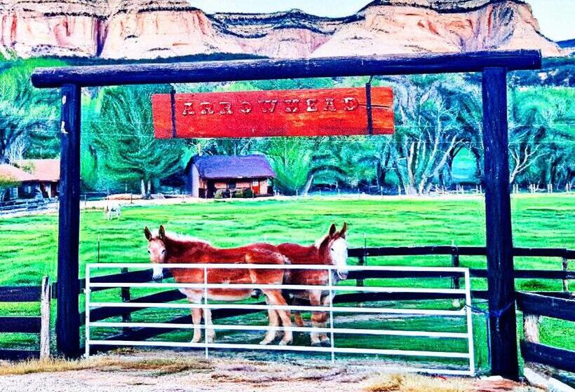 スーペリアーバンガロー, Arrowhead Country Cabins