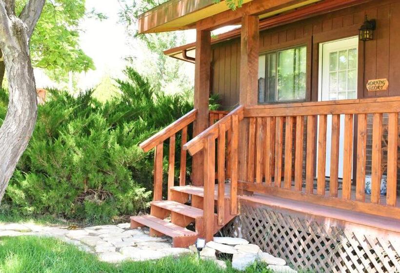 デラックスルーム, Arrowhead Country Cabins