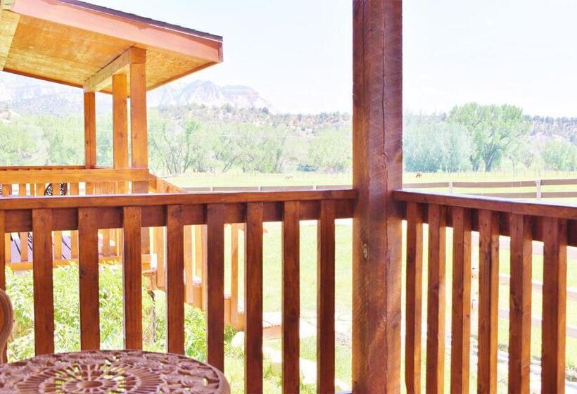 デラックスルーム, Arrowhead Country Cabins