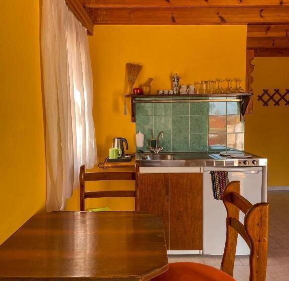 带海景的标准工作室, Symi Garden Studios