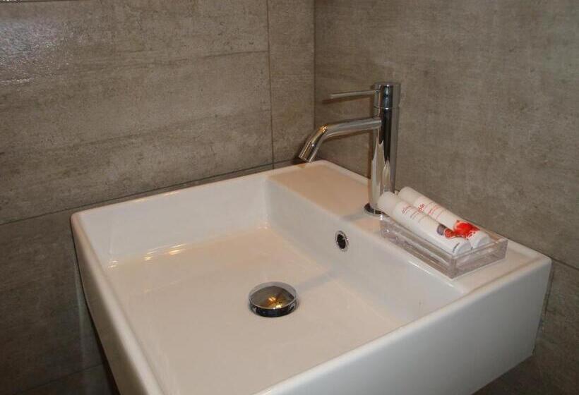 스탠다드 스튜디오 더블 침대, Big Blue Apartments