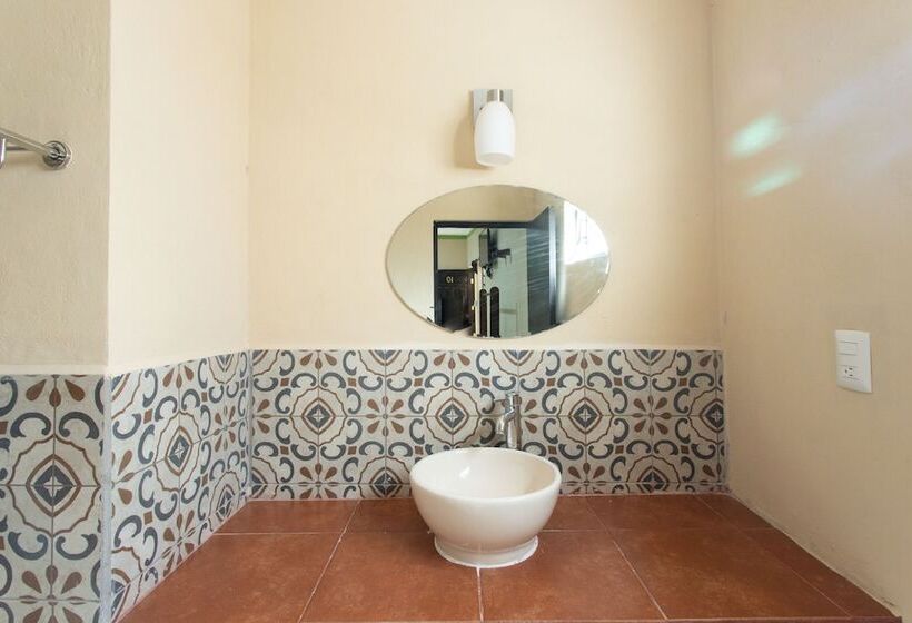 اتاق استاندارد سه نفره, Casa Rico