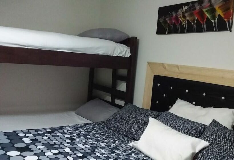 חדר סטנדרט לארבעה, Hostal El Aromo Pensión A Empresas