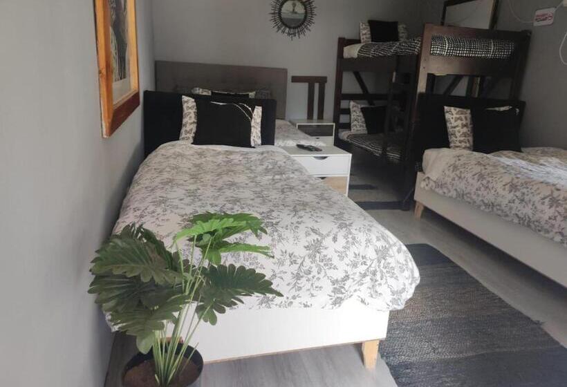 חדר משפחתי, Hostal El Aromo Pensión A Empresas