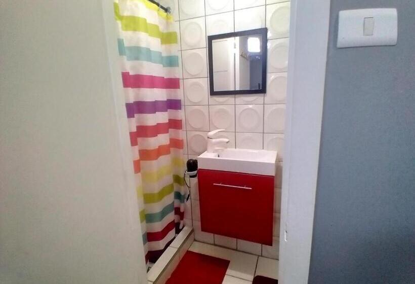 חדר משפחתי, Hostal El Aromo Pensión A Empresas