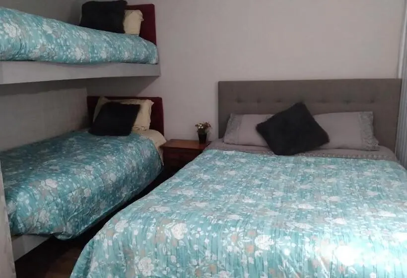 スタンダード4人部屋, Hostal El Aromo Pensión A Empresas