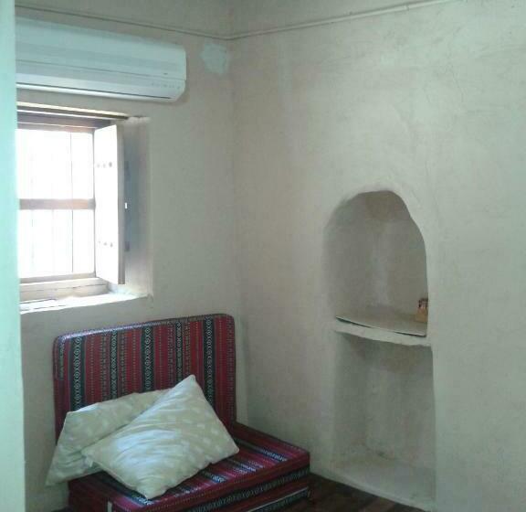 اتاق استاندارد با سرویس بهداشتی مشترک, Misfah Old House