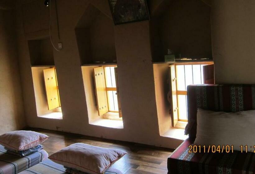 اتاق استاندارد با سرویس بهداشتی مشترک, Misfah Old House