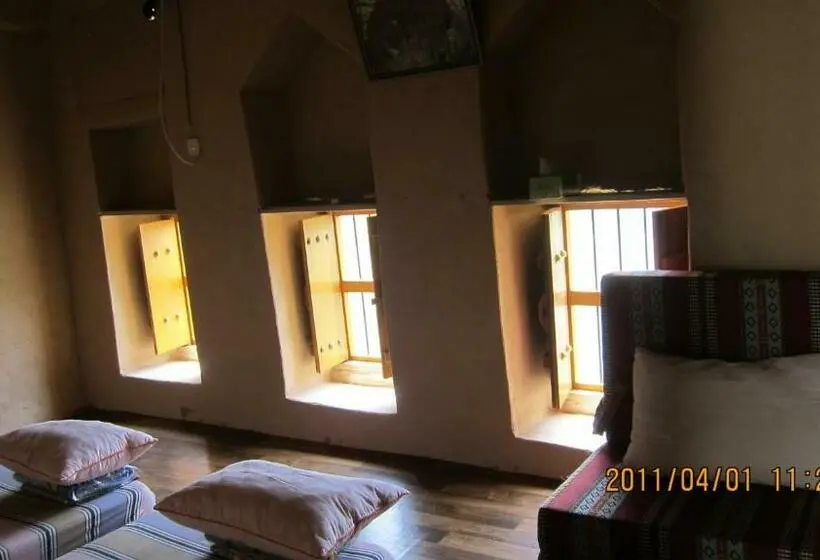اتاق استاندارد با سرویس بهداشتی مشترک, Misfah Old House