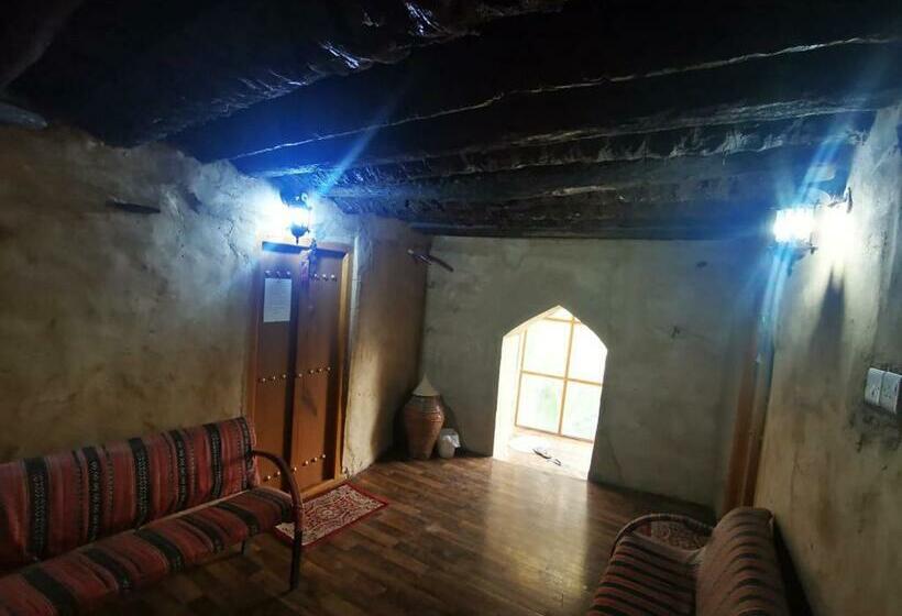 اتاق استاندارد با سرویس بهداشتی مشترک, Misfah Old House