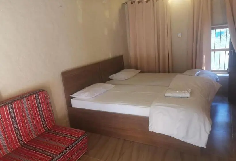 اتاق استاندارد, Misfah Old House