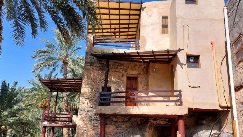 اتاق استاندارد, Misfah Old House