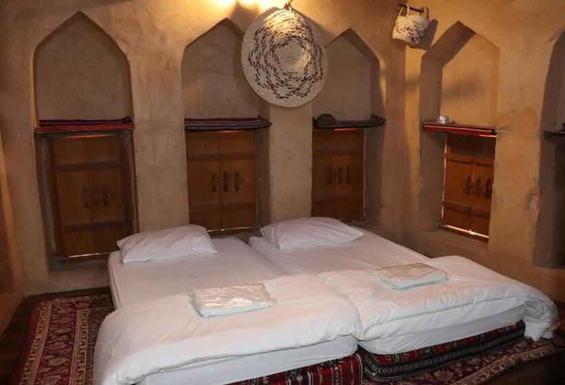 اتاق استاندارد با سرویس بهداشتی مشترک, Misfah Old House