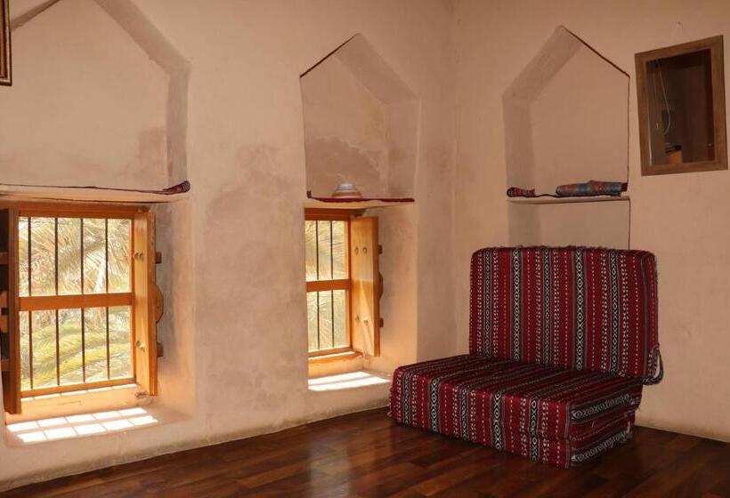 اتاق استاندارد با سرویس بهداشتی مشترک, Misfah Old House