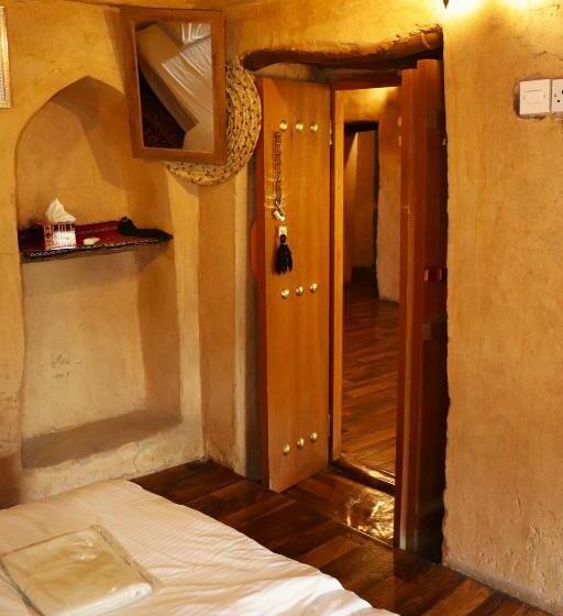 اتاق استاندارد با سرویس بهداشتی مشترک, Misfah Old House