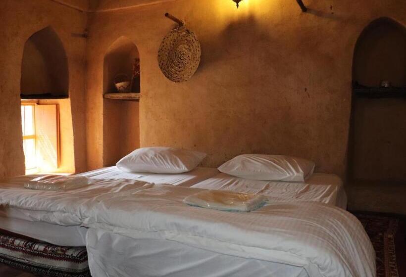 اتاق استاندارد با سرویس بهداشتی مشترک, Misfah Old House