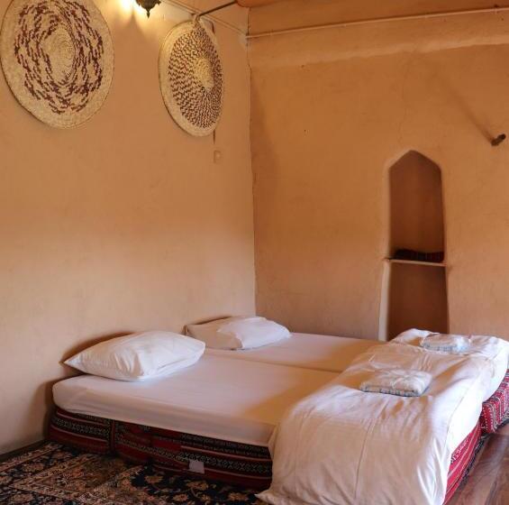 اتاق استاندارد با سرویس بهداشتی مشترک, Misfah Old House