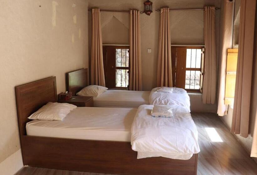 اتاق استاندارد, Misfah Old House