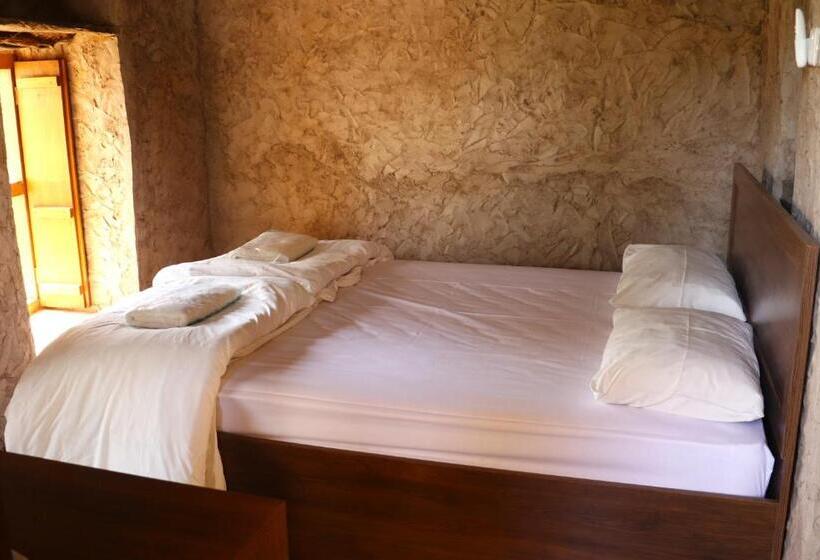 اتاق استاندارد, Misfah Old House